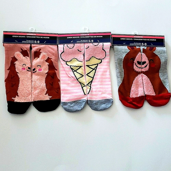 Accessories - Puzzle crew socks lot of 3